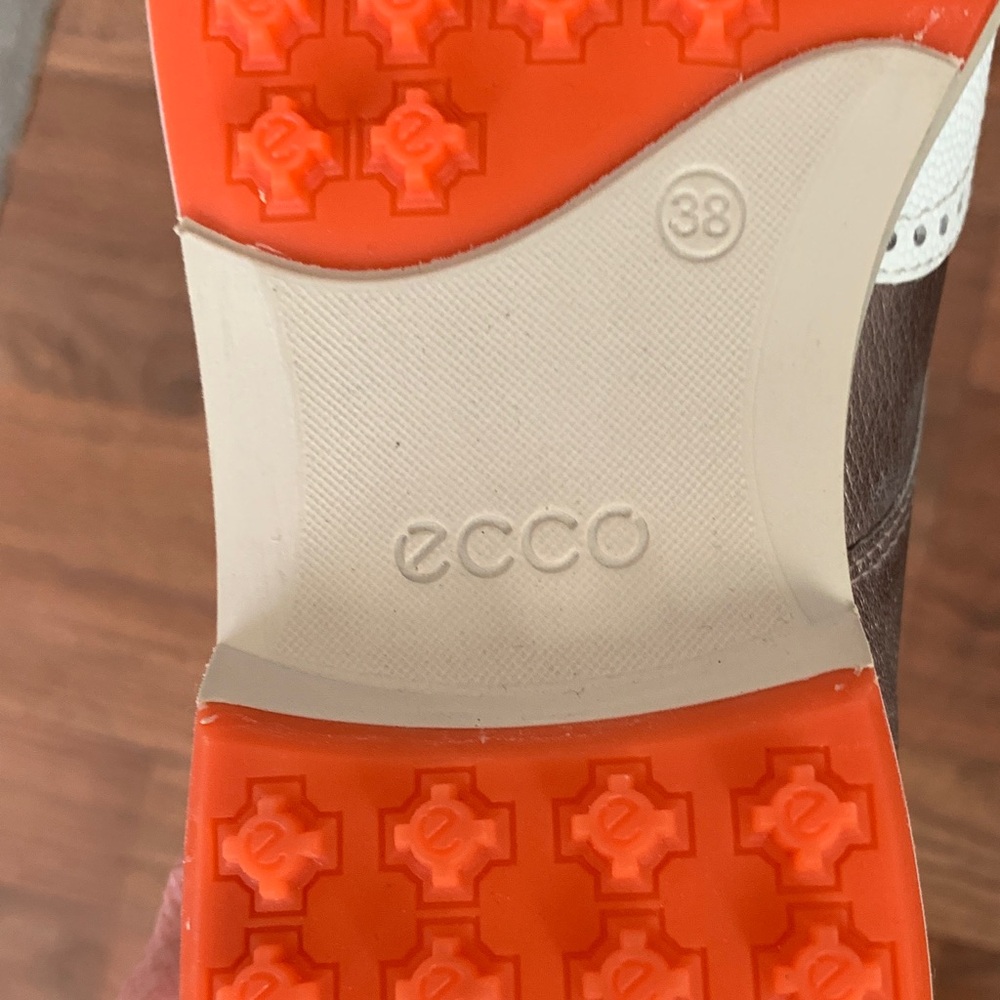 ECCO Bronze and White Leather Oxfords. - Picture 11 of 15
